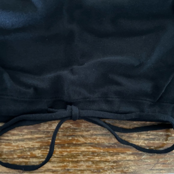 Black long sleeve sweater with tie at the waist - Picture 5 of 5